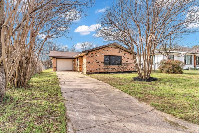 907 W Bridge, Granbury, TX 76048
