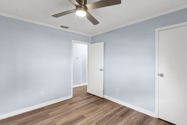 907 W Bridge, Granbury, TX 76048