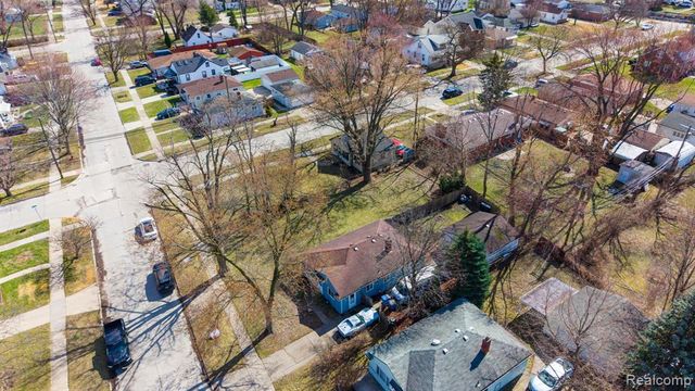 21913 Powers Avenue, Dearborn Heights, MI 48125