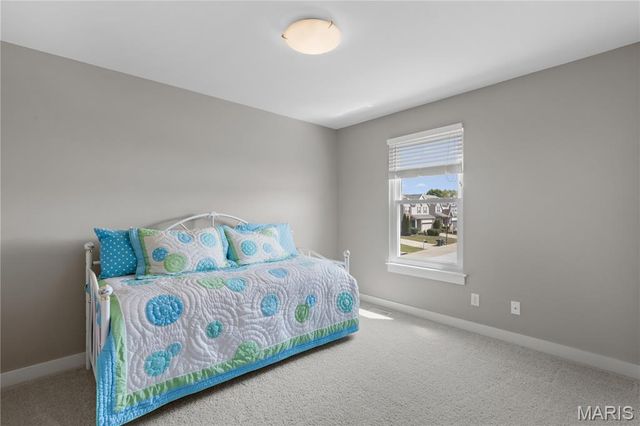 100 Berry Manor Circle, St Peters, MO 63376