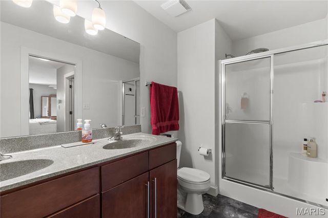 100 Berry Manor Circle, St Peters, MO 63376