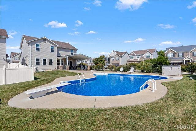 100 Berry Manor Circle, St Peters, MO 63376