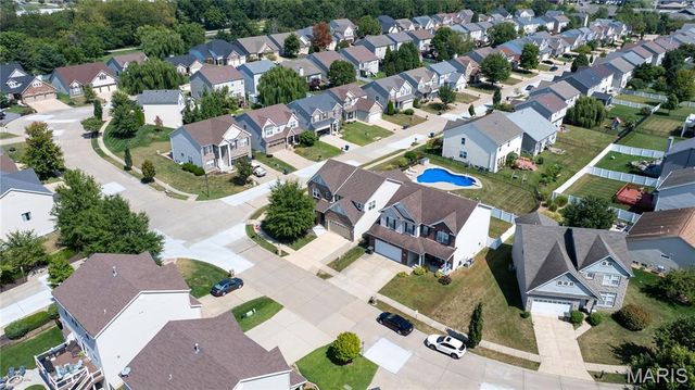 100 Berry Manor Circle, St Peters, MO 63376