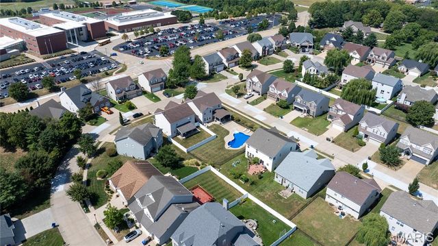 100 Berry Manor Circle, St Peters, MO 63376