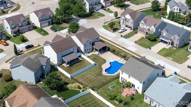 100 Berry Manor Circle, St Peters, MO 63376