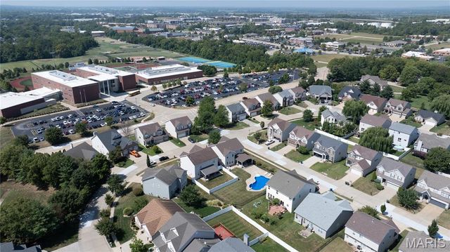 100 Berry Manor Circle, St Peters, MO 63376