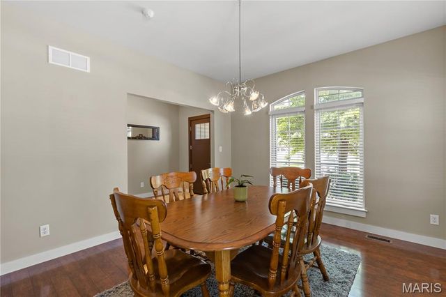 100 Berry Manor Circle, St Peters, MO 63376