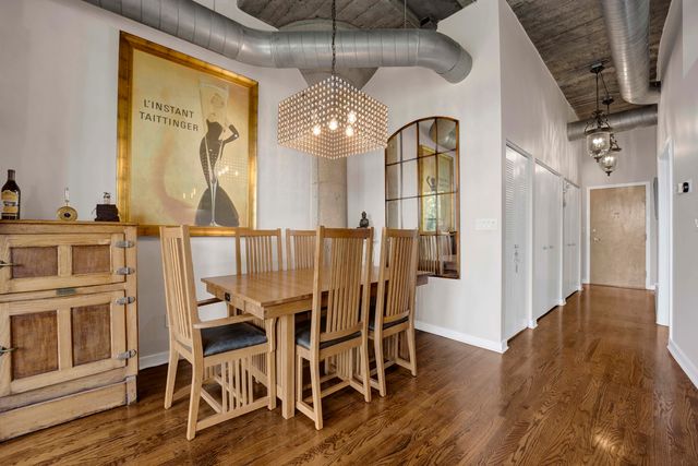 1033 W 14TH Place 318, Chicago, IL 60608