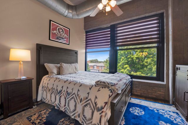 1033 W 14TH Place 318, Chicago, IL 60608