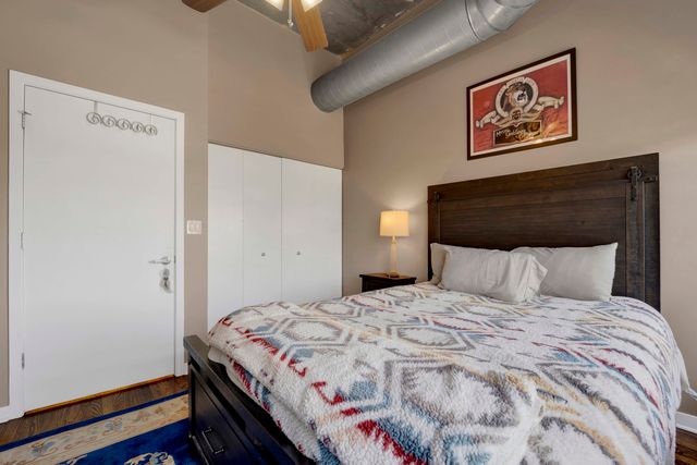 1033 W 14TH Place 318, Chicago, IL 60608