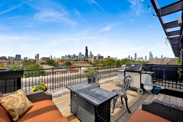 1033 W 14TH Place 318, Chicago, IL 60608