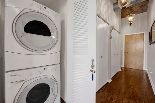 1033 W 14TH Place 318, Chicago, IL 60608