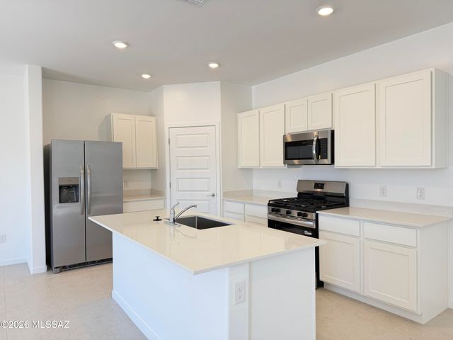 10285 W Sumullen Street, Marana, AZ 85653