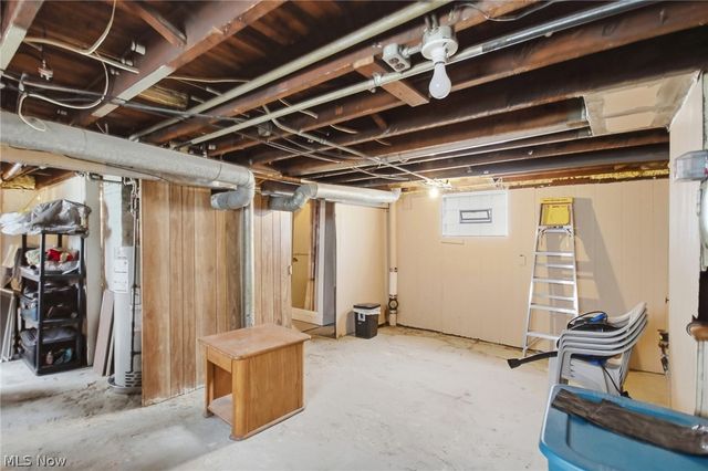 1554 Olivewood Avenue, Lakewood, OH 44107