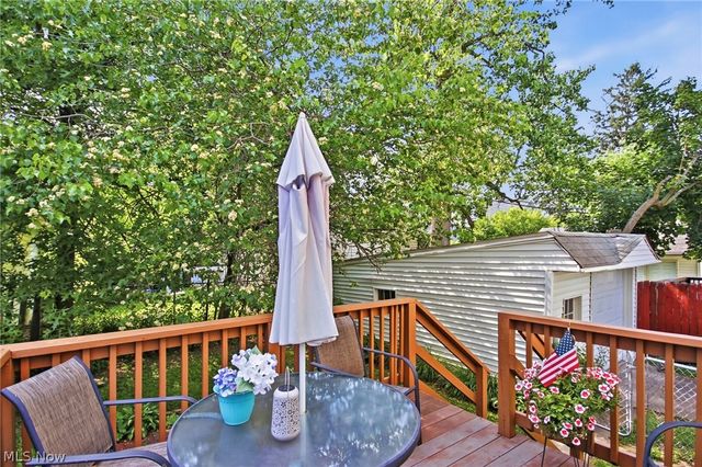 1554 Olivewood Avenue, Lakewood, OH 44107