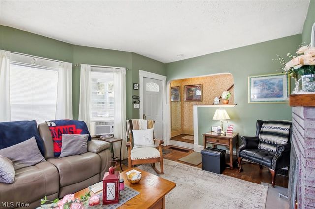 1554 Olivewood Avenue, Lakewood, OH 44107