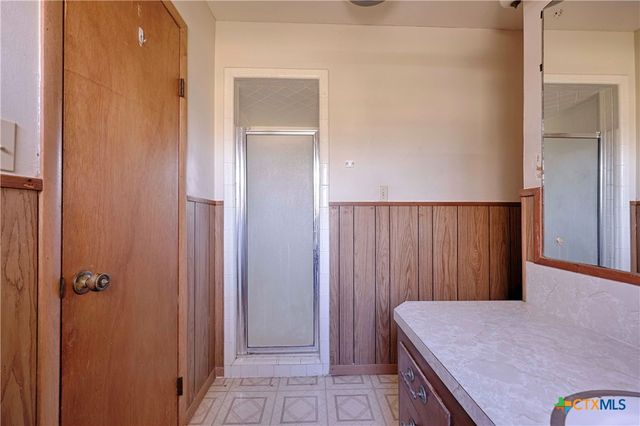 1168 County Road 450, Hallettsville, TX 77964