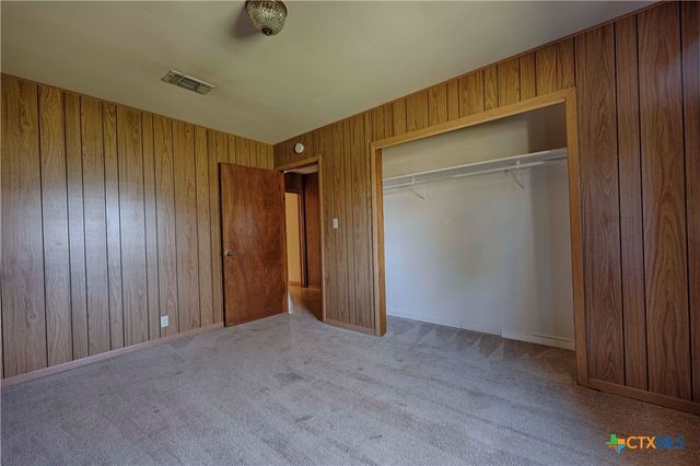 1168 County Road 450, Hallettsville, TX 77964