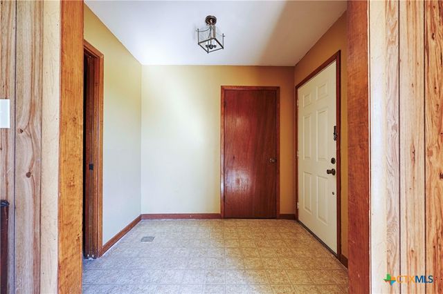 1168 County Road 450, Hallettsville, TX 77964