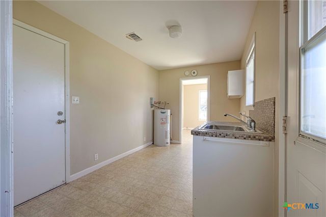 1168 County Road 450, Hallettsville, TX 77964