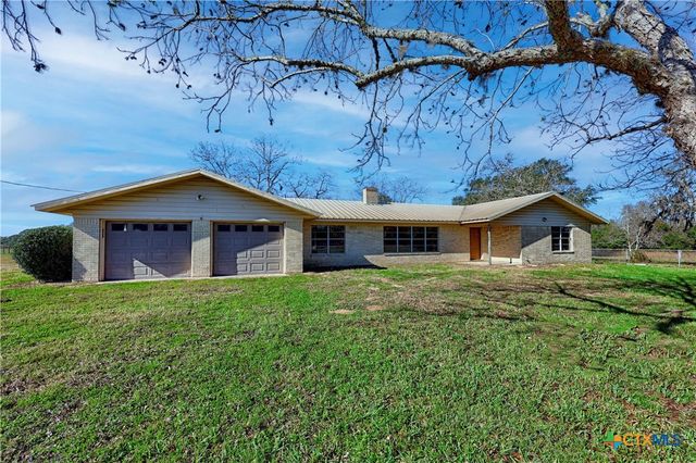1168 County Road 450, Hallettsville, TX 77964