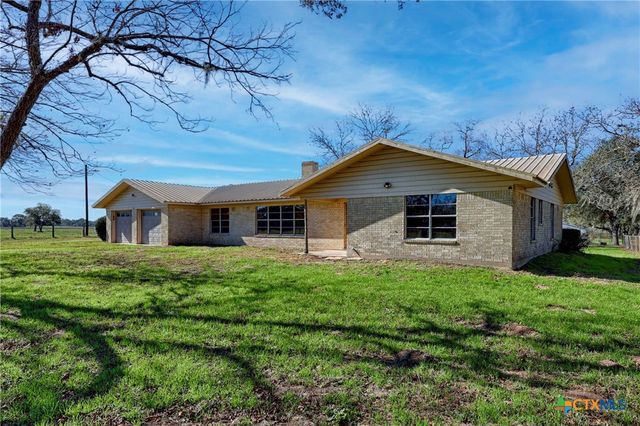 1168 County Road 450, Hallettsville, TX 77964