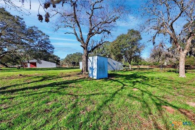 1168 County Road 450, Hallettsville, TX 77964
