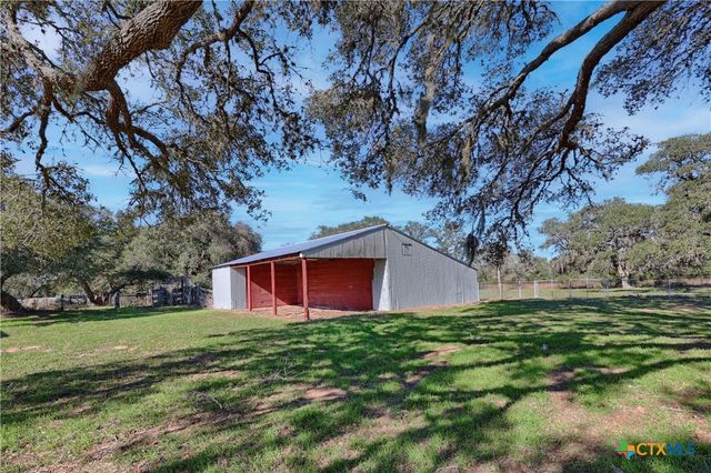 1168 County Road 450, Hallettsville, TX 77964