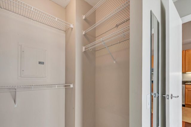 400 N LaSalle Drive 3208, Chicago, IL 60654