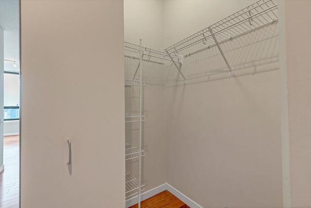 400 N LaSalle Drive 3208, Chicago, IL 60654