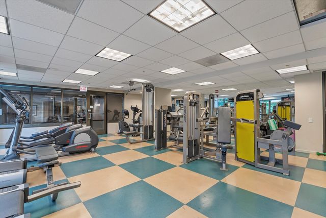 400 N LaSalle Drive 3208, Chicago, IL 60654