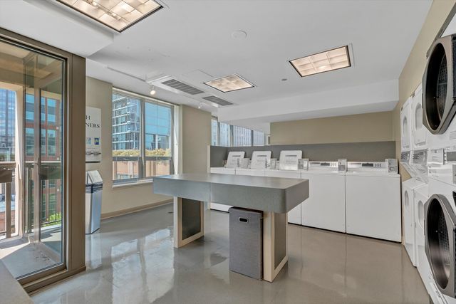 400 N LaSalle Drive 3208, Chicago, IL 60654