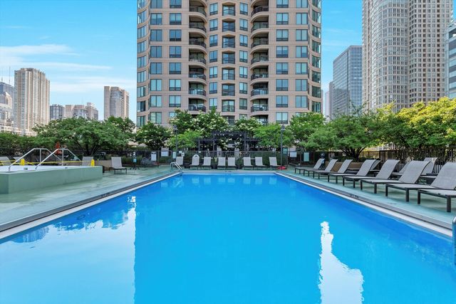 400 N LaSalle Drive 3208, Chicago, IL 60654