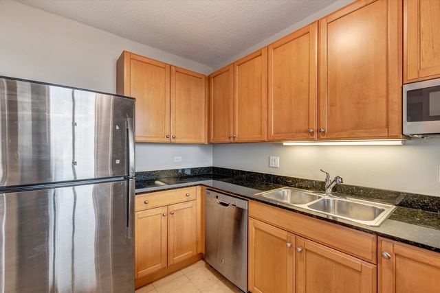 400 N LaSalle Drive 3208, Chicago, IL 60654