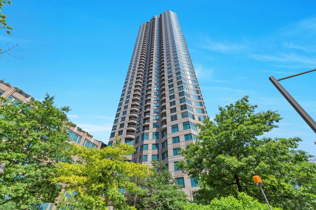 400 N LaSalle Drive 3208, Chicago, IL 60654