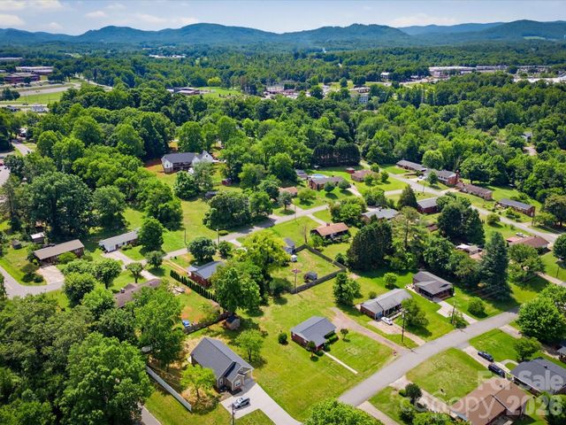 132 Starmount Circle 85-88, Morganton, NC 28655