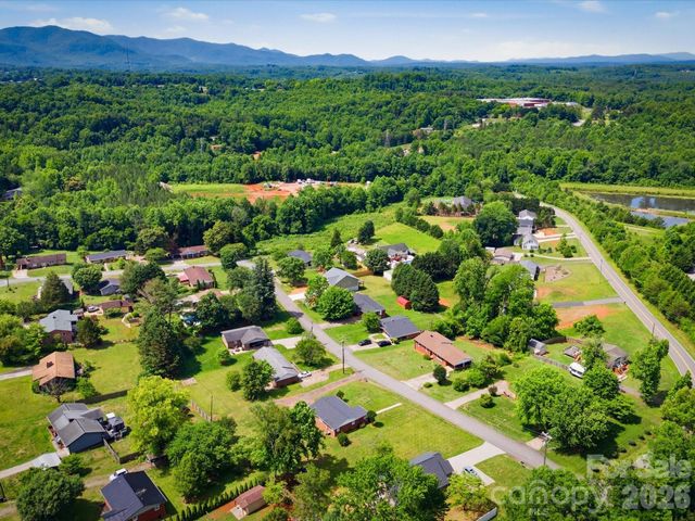 132 Starmount Circle 85-88, Morganton, NC 28655