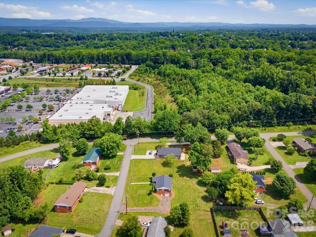 132 Starmount Circle 85-88, Morganton, NC 28655