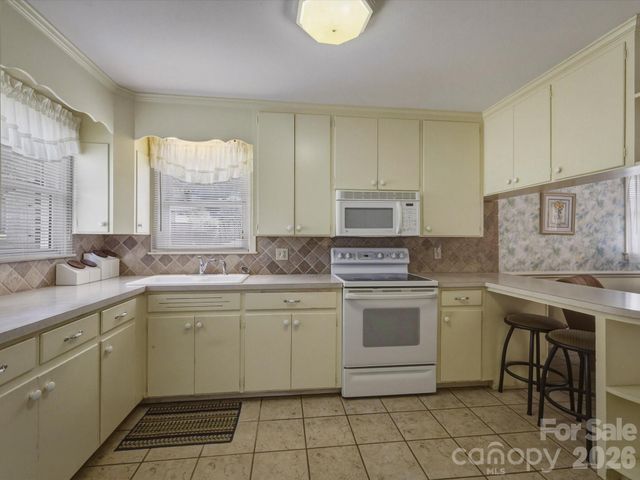 132 Starmount Circle 85-88, Morganton, NC 28655