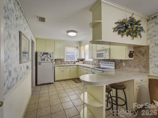 132 Starmount Circle 85-88, Morganton, NC 28655