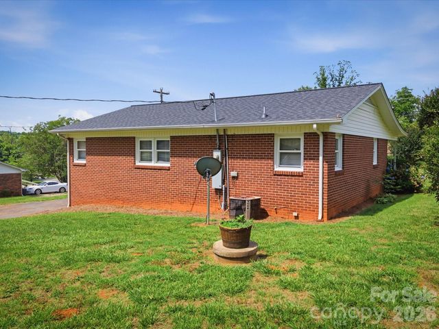 132 Starmount Circle 85-88, Morganton, NC 28655