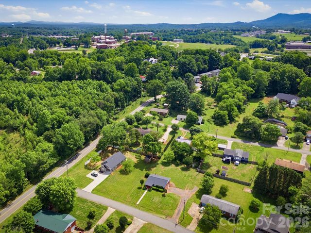 132 Starmount Circle 85-88, Morganton, NC 28655