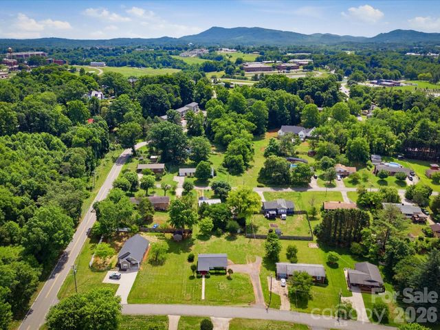 132 Starmount Circle 85-88, Morganton, NC 28655