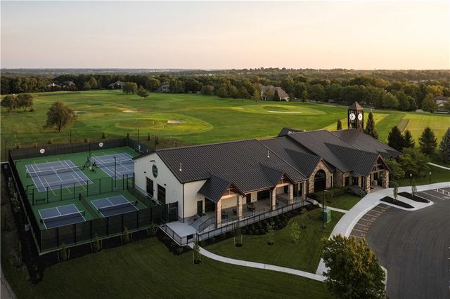 17195 Galloway Drive, Stilwell, KS 66085