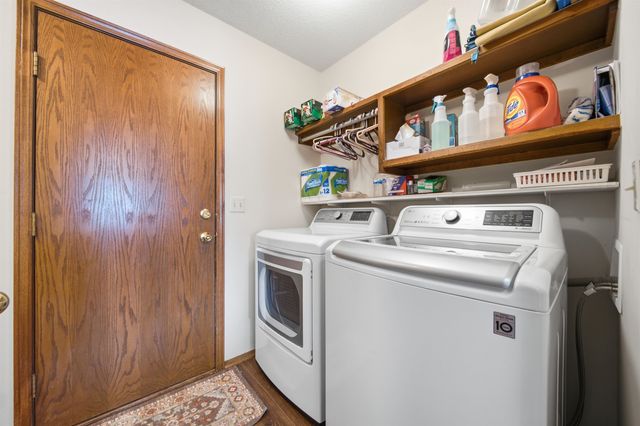 2314 N Parkridge Ct, Wichita, KS 67205