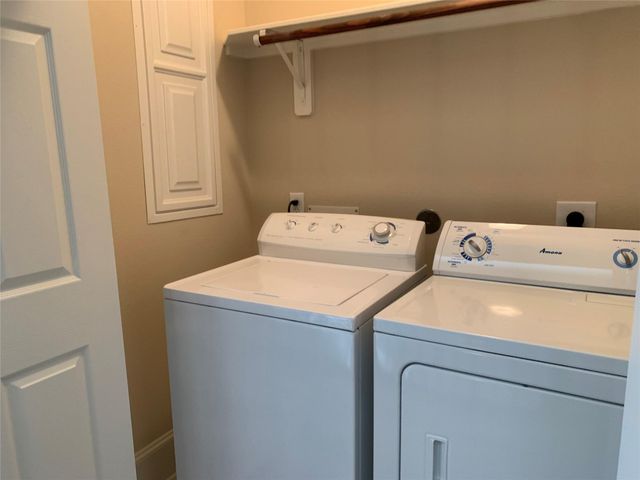 119 W 10th Street, Houston, TX 77008