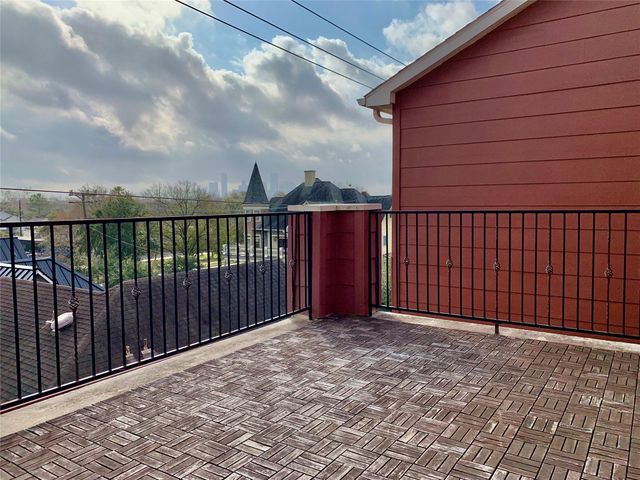 119 W 10th Street, Houston, TX 77008
