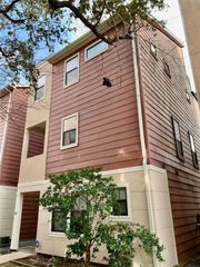 119 W 10th Street, Houston, TX 77008