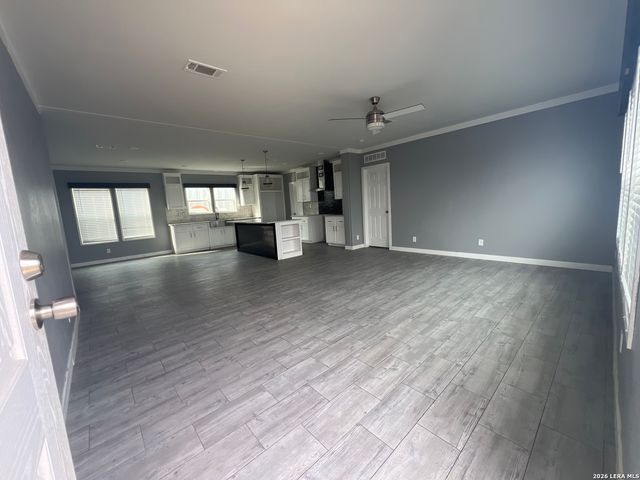 12934 Park Road 37, Lakehills, TX 78063