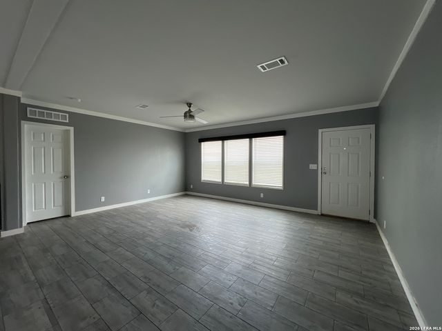 12934 Park Road 37, Lakehills, TX 78063